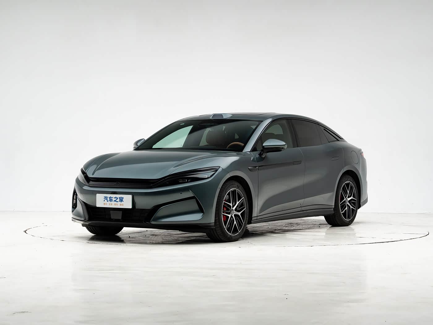 汉L 2025款 DM-i 200KM激光雷达尊享型